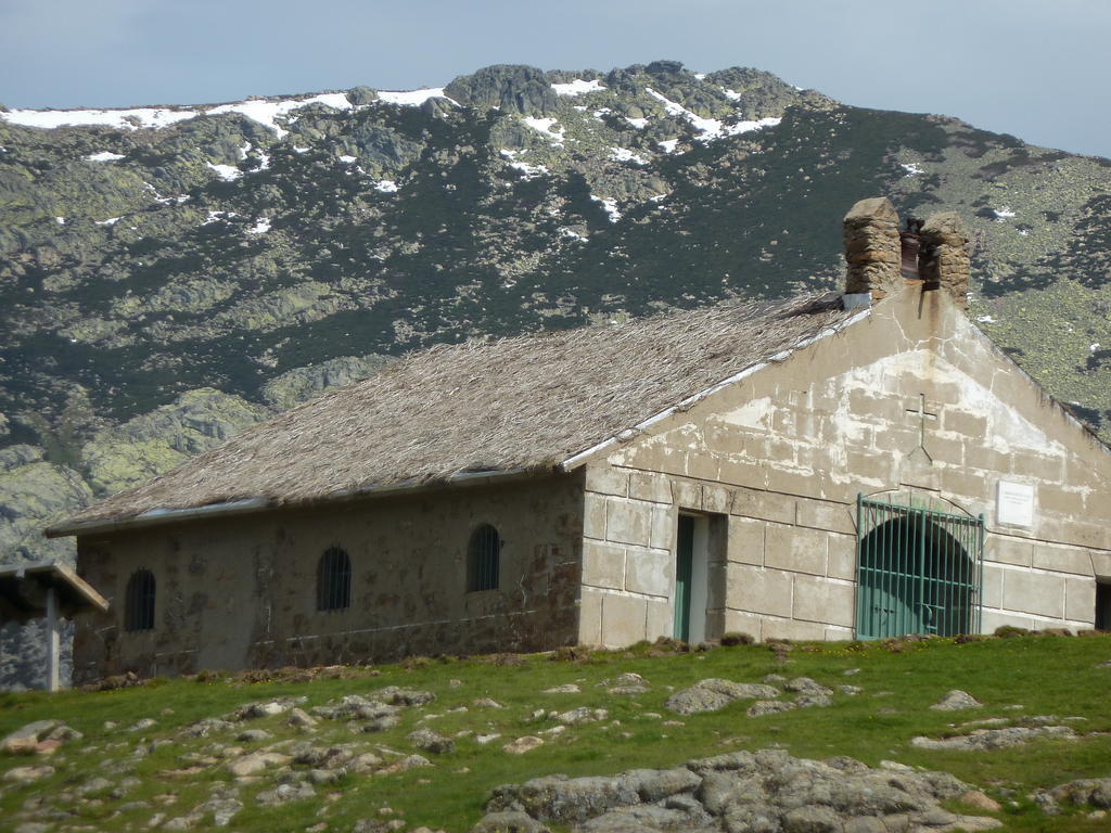 Hostal El Cardenillo Мадригал де ла Вера Екстериор снимка