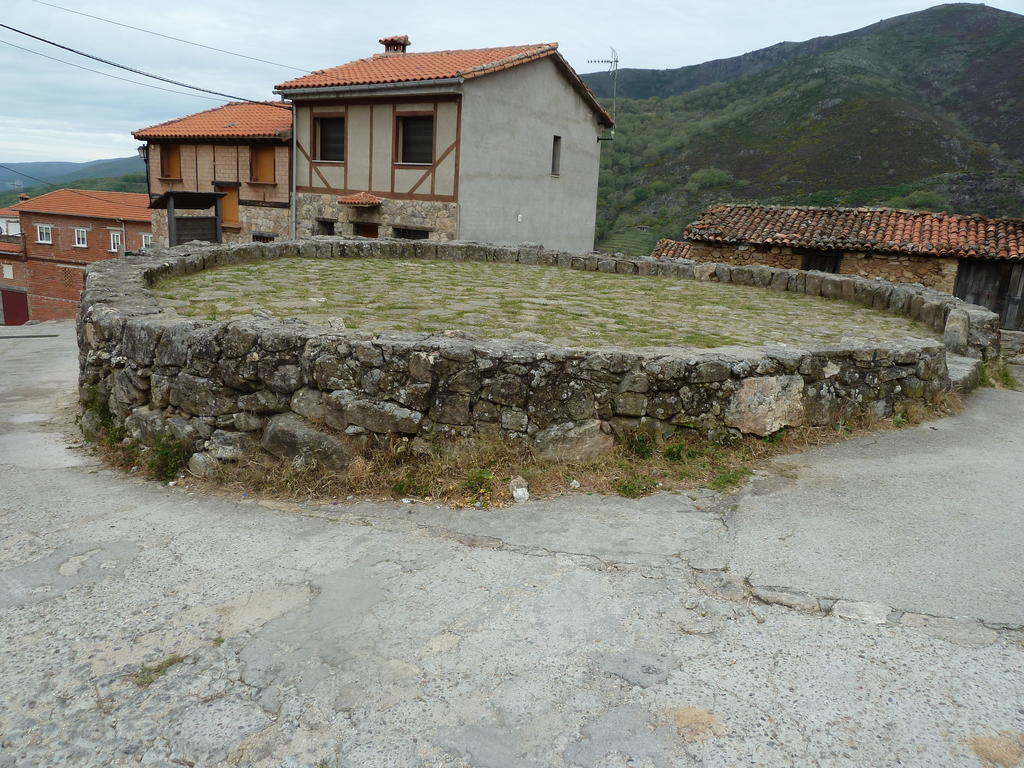 Hostal El Cardenillo Мадригал де ла Вера Екстериор снимка